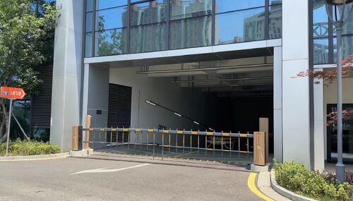 último caso de la compañía sobre DZE4 Barrier Gate for Industrial Park Underground Parking Entrance