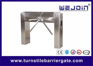 Sistema rotatorio del control de acceso del trípode de tres brazos, torniquete de la puerta de velocidad para el término de autobuses